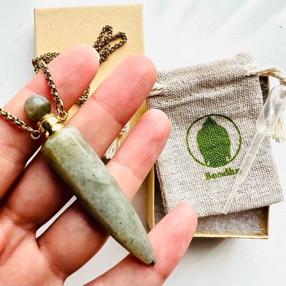 NIB Labradorite Perfume Amulet Pendant Necklace - Picture 6 of 15